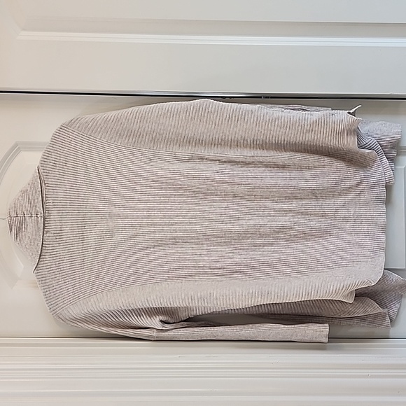 Melanie K sweater - Picture 4 of 4